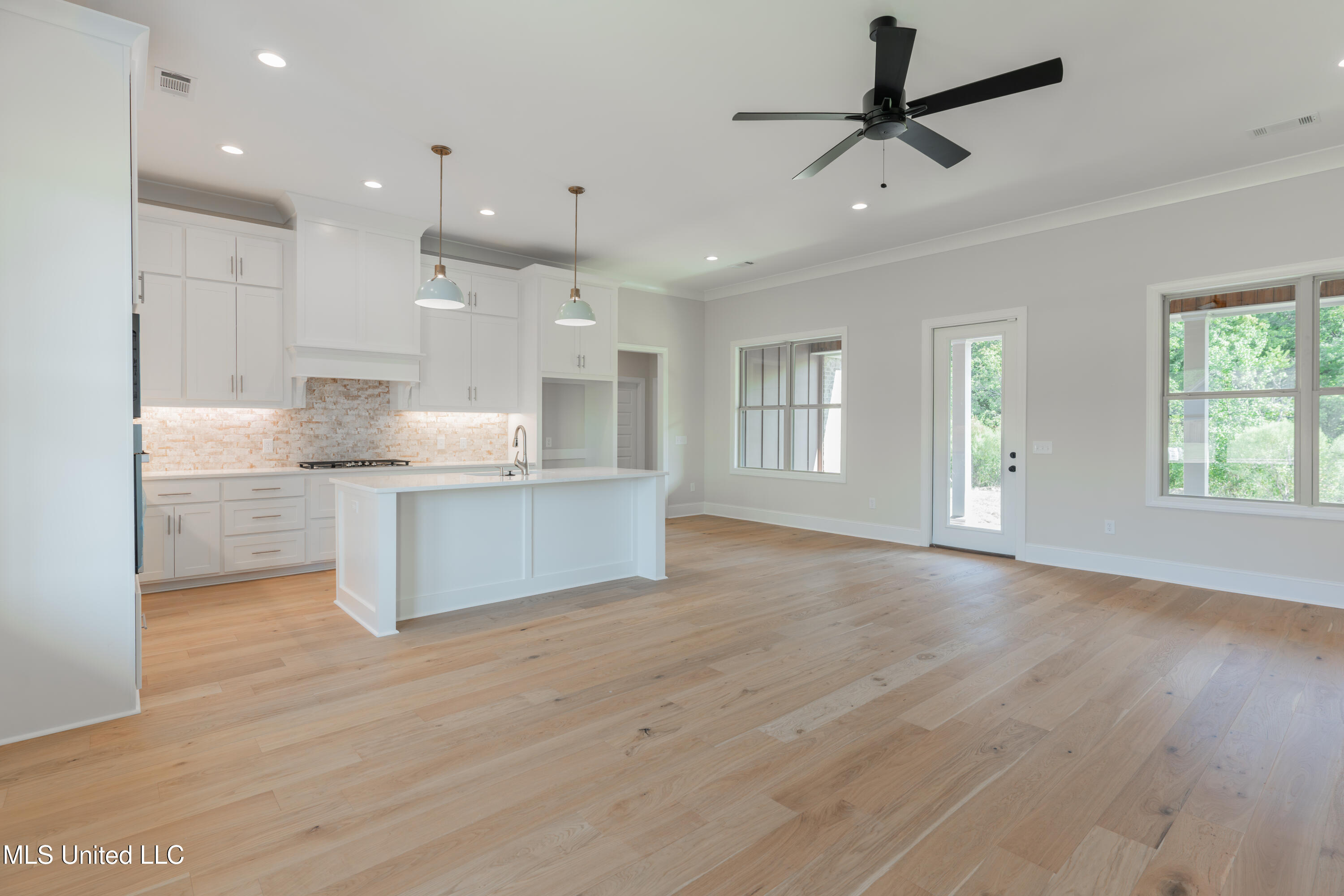 110 Trace Pointe Place Clinton, MS 39056 - Photo 5 of 46 13-LivingArea(2)