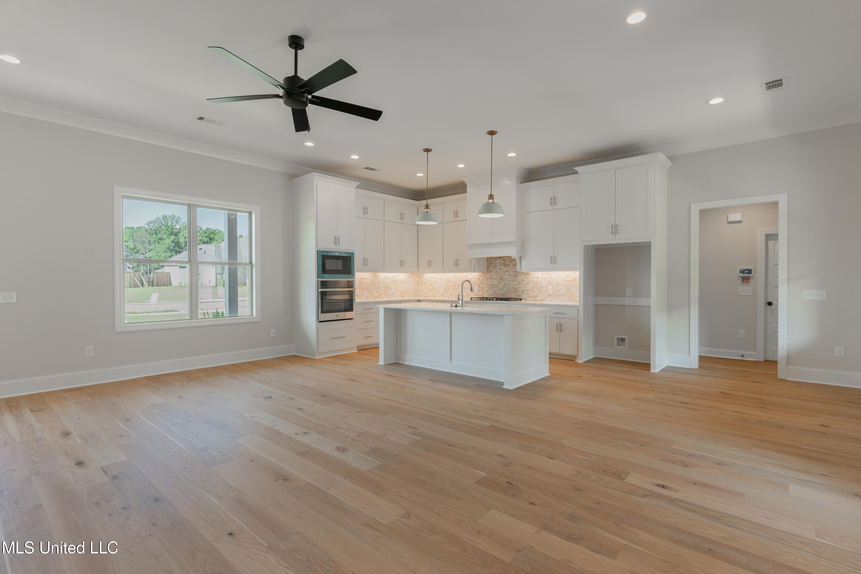 110 Trace Pointe Place Clinton, MS 39056 - Photo 10 of 46 18-LivingArea