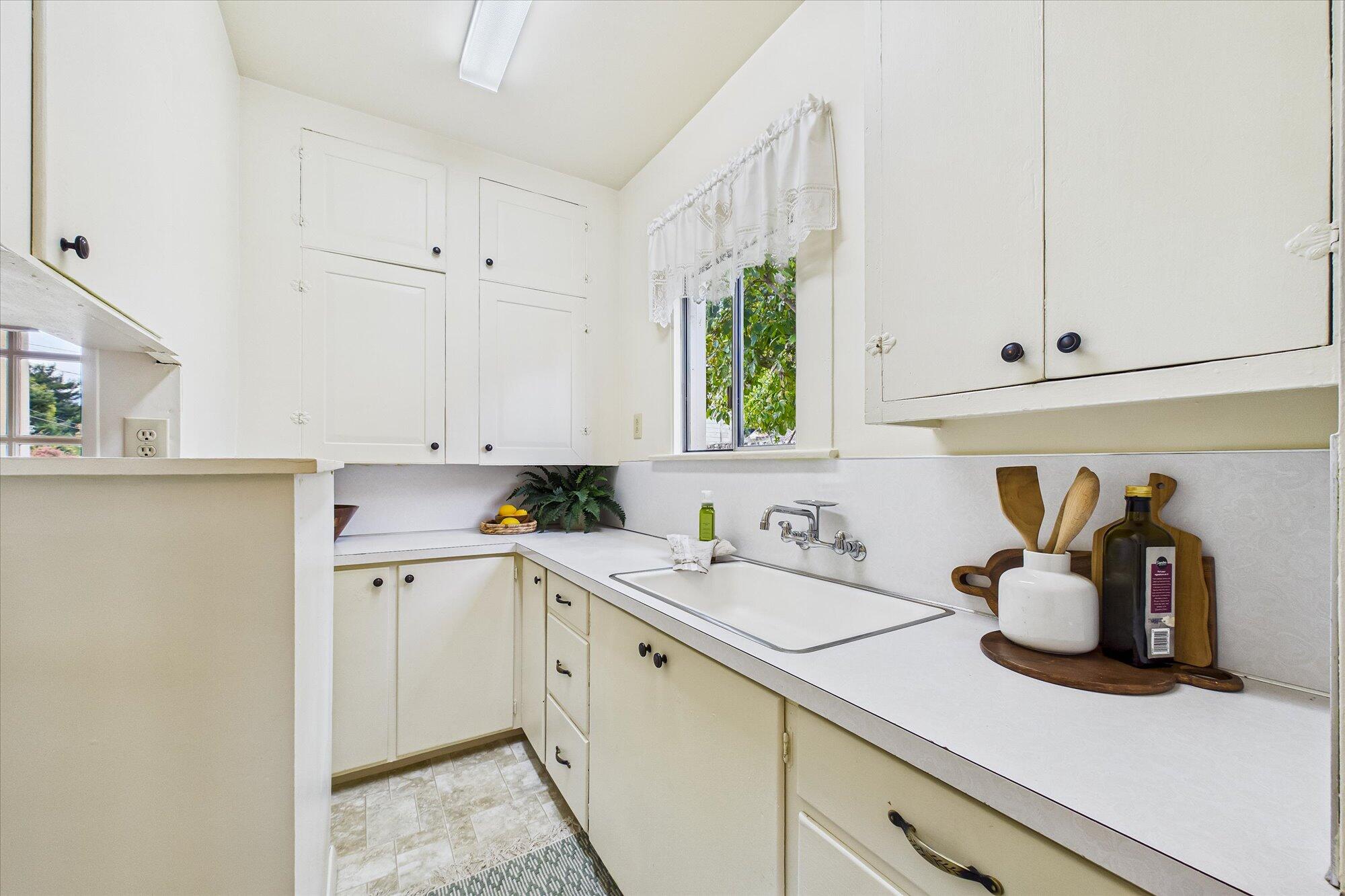 209 Monument Road Rio Dell, CA 95562 - Photo 15 of 34