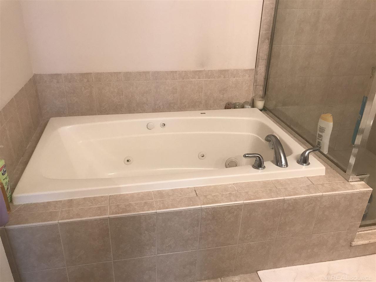 26079 Mariners Point New Baltimore, MI 48051 - Photo 16 of 28