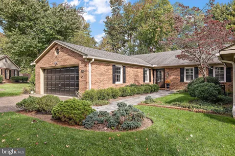 $810,000 | 1020 Warwick Lane, Wilmington, DE 19807