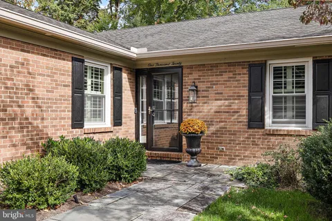 $810,000 | 1020 Warwick Lane, Wilmington, DE 19807