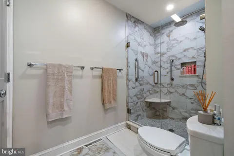 $810,000 | 1020 Warwick Lane, Wilmington, DE 19807