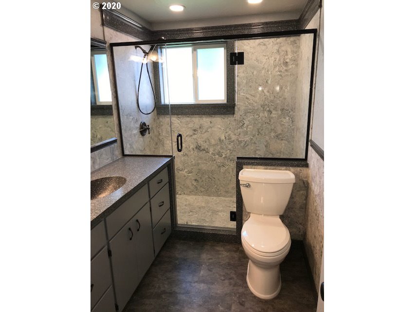 2558 34th Street Springfield, OR 97477 - Photo 15 of 32