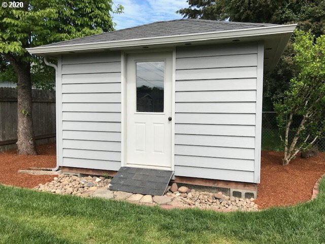 2558 34th Street Springfield, OR 97477 - Photo 29 of 32