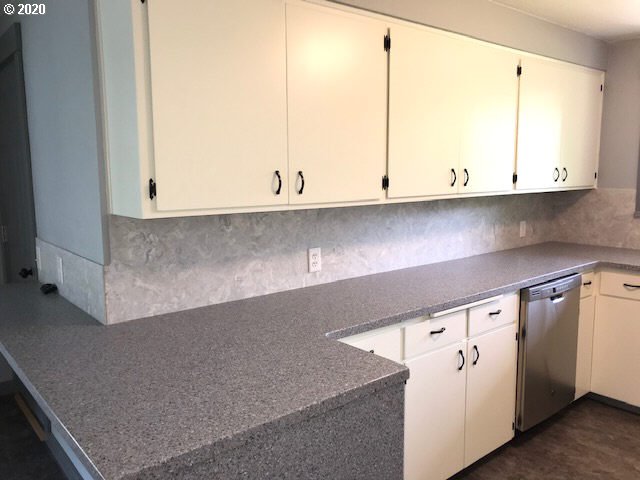 2558 34th Street Springfield, OR 97477 - Photo 8 of 32