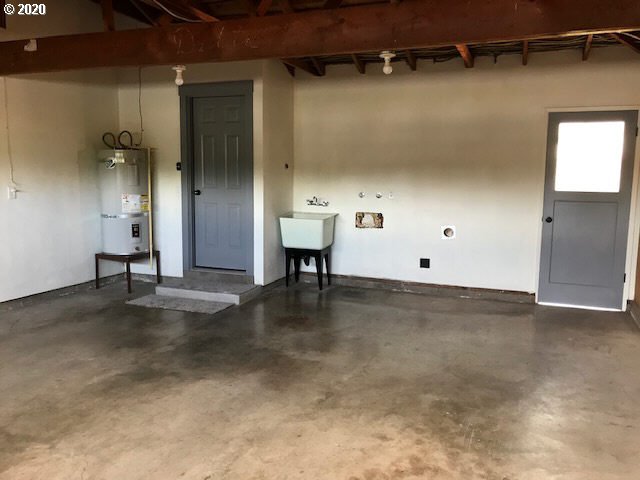 2558 34th Street Springfield, OR 97477 - Photo 10 of 32