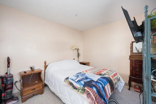 $242,500 | 15 Tampa Drive, Unit B, Rochester, NH 03867