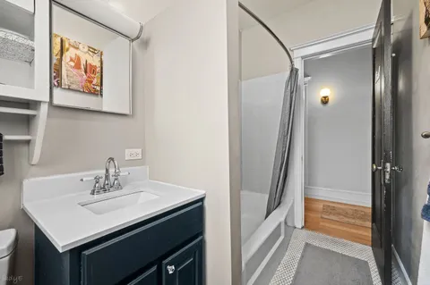 $400,000 | 4517 North Ashland Avenue, Unit 3N, Chicago, IL 60640