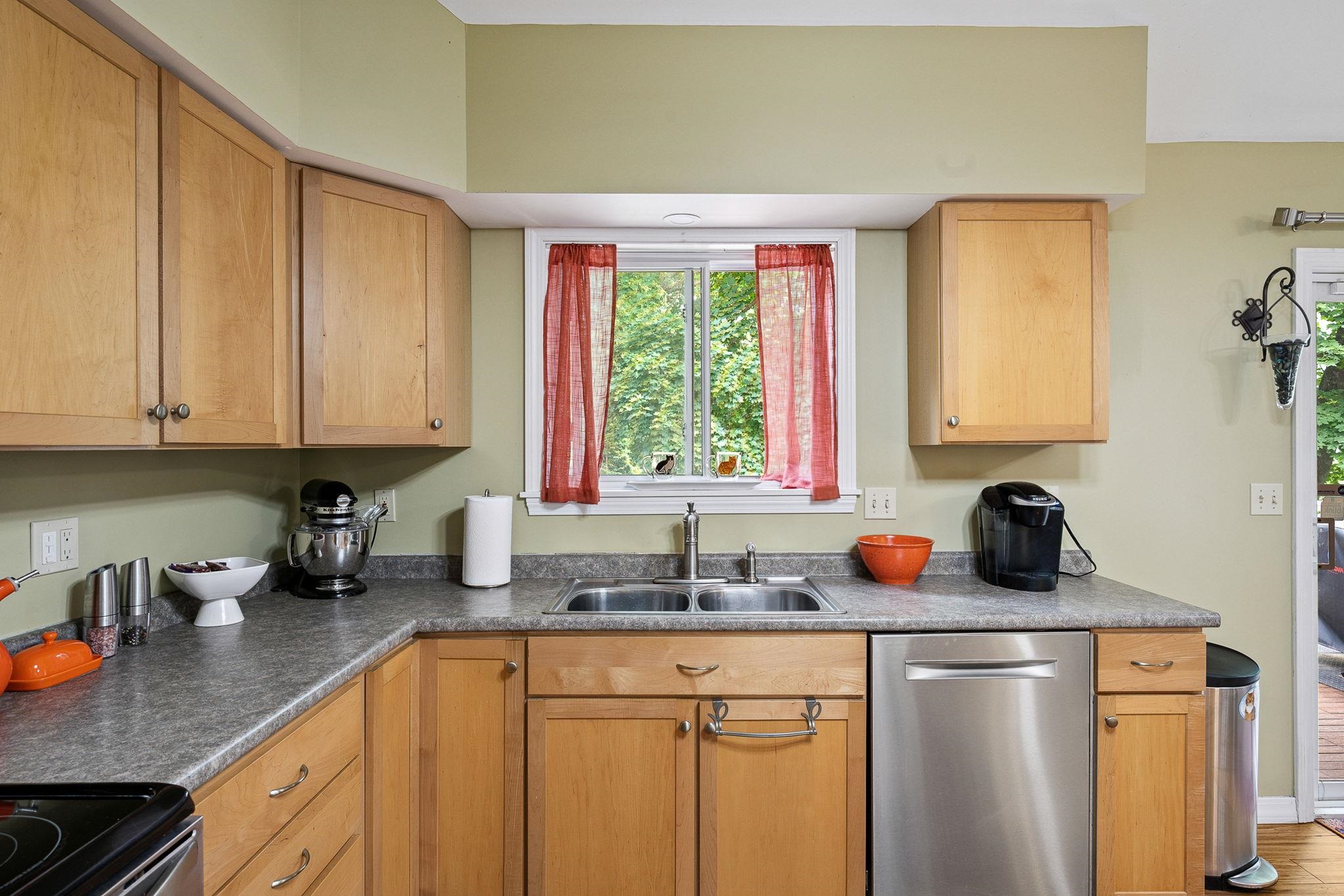 13 Queen Street Barre, VT 05641 - Photo 8 of 45 Gallery Image 8