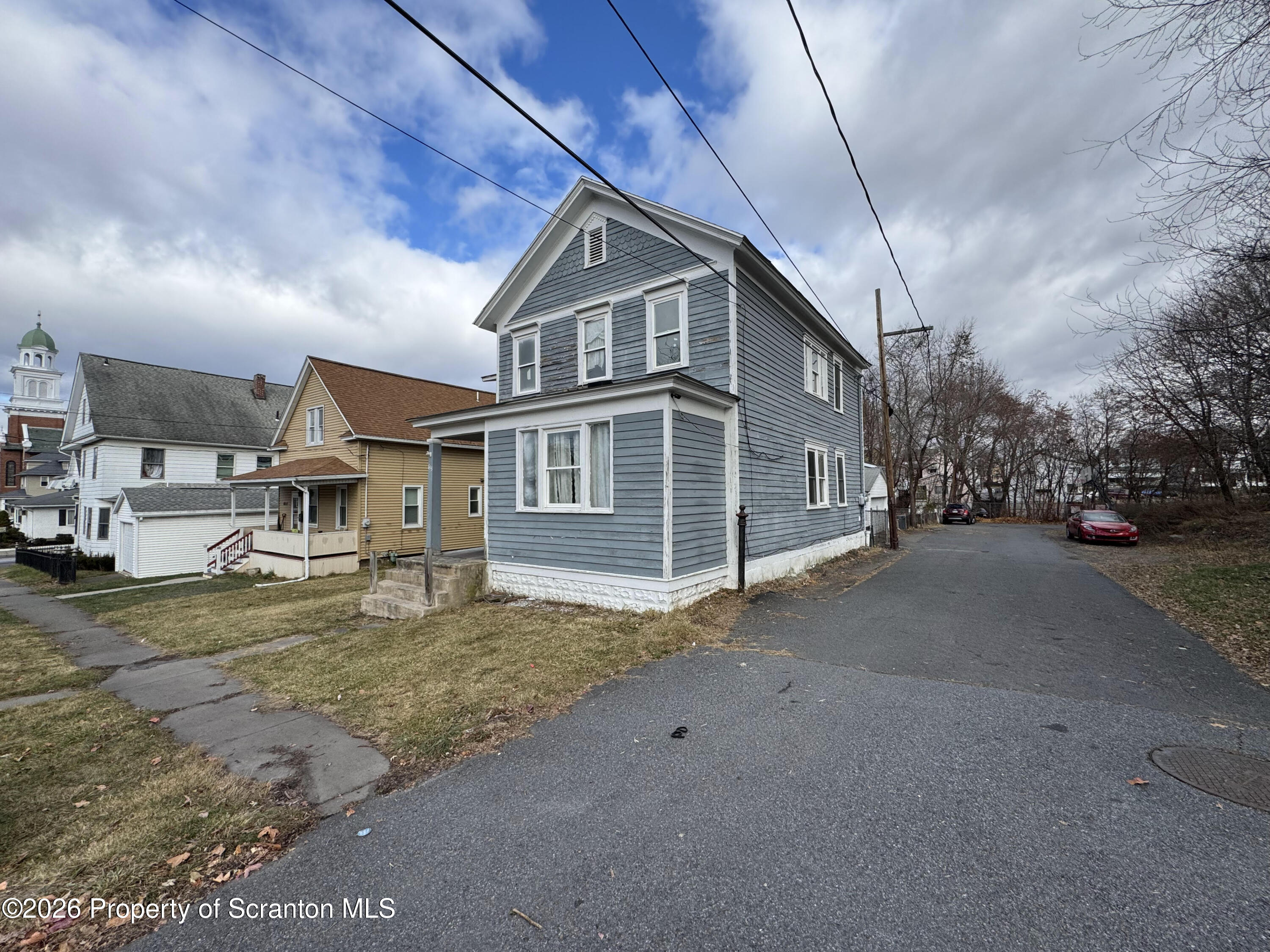 613 East Locust Street Scranton, PA 18505 - Photo 2 of 5 a big house with a outdoor space