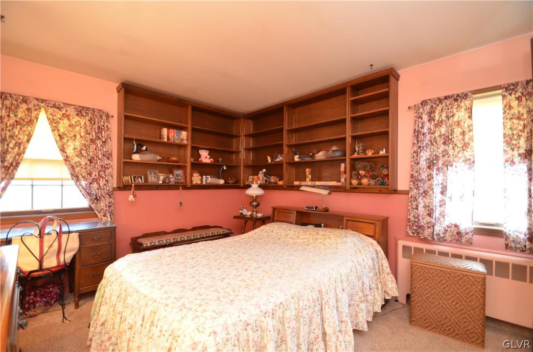 1956 Woodbury Road Bethlehem, PA 18017 - Photo 11 of 25 Gallery Image 11