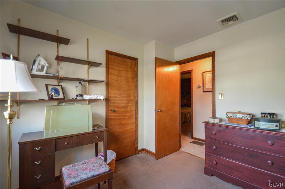 1956 Woodbury Road Bethlehem, PA 18017 - Photo 17 of 25 Gallery Image 17
