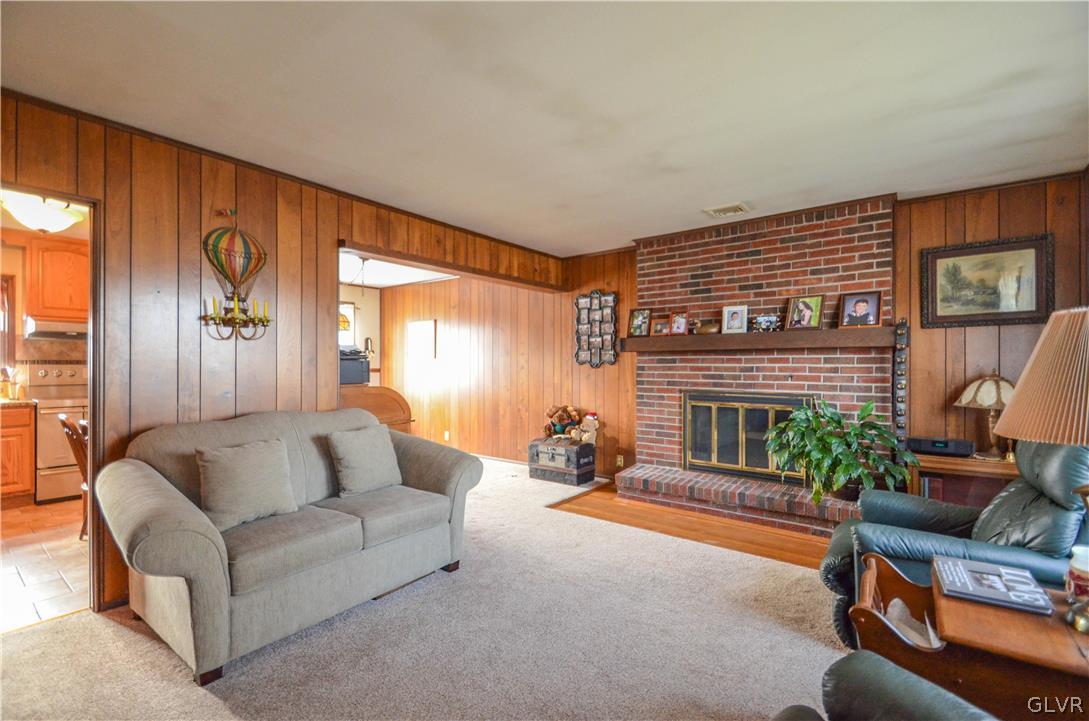 1956 Woodbury Road Bethlehem, PA 18017 - Photo 2 of 25 Gallery Image 2