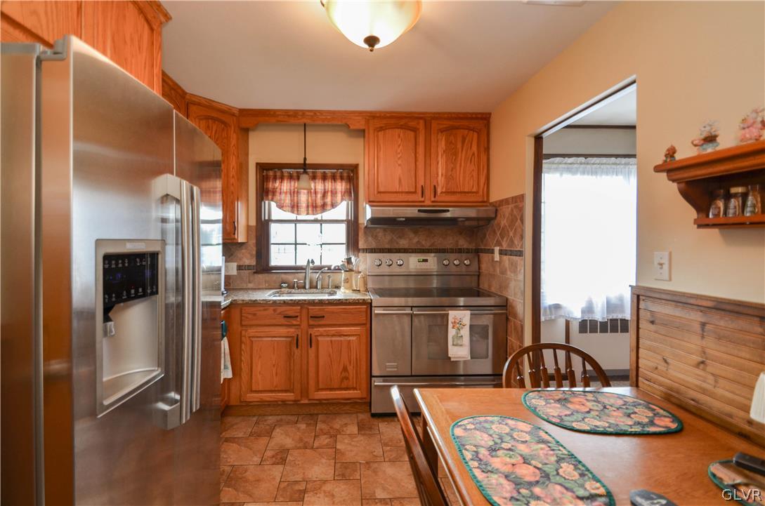 1956 Woodbury Road Bethlehem, PA 18017 - Photo 7 of 25 Gallery Image 7