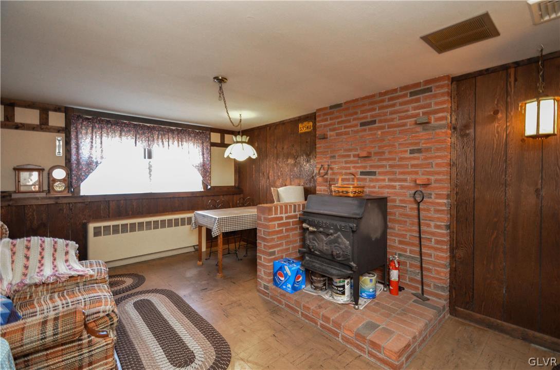1956 Woodbury Road Bethlehem, PA 18017 - Photo 10 of 25 Gallery Image 10