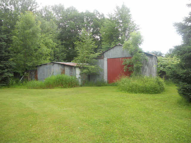 22584 Colvin Road St. Charles, MI 48655 - Photo 9 of 13 20362668-8.JPG