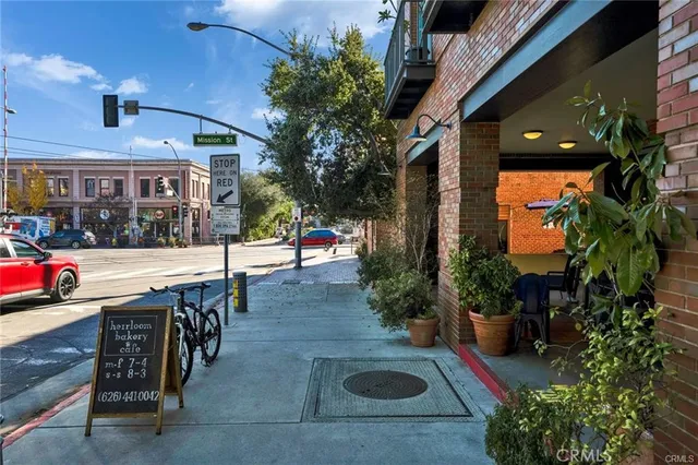 $3,000 | 726 Meridian Avenue, South Pasadena, CA 91030