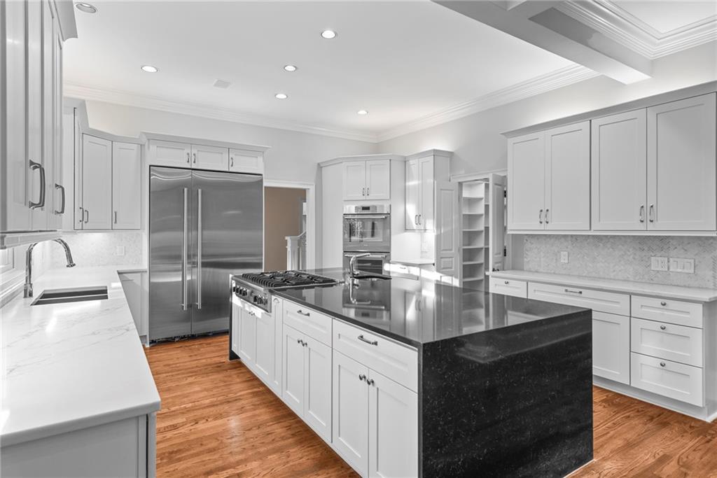 520 Chestnut Rose Lane Sandy Springs, GA 30327 - Photo 21 of 94