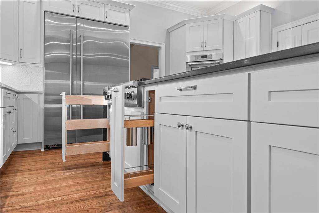 520 Chestnut Rose Lane Sandy Springs, GA 30327 - Photo 23 of 94