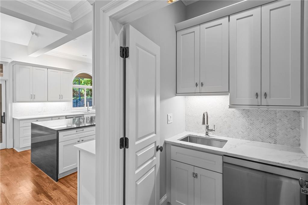 520 Chestnut Rose Lane Sandy Springs, GA 30327 - Photo 33 of 94