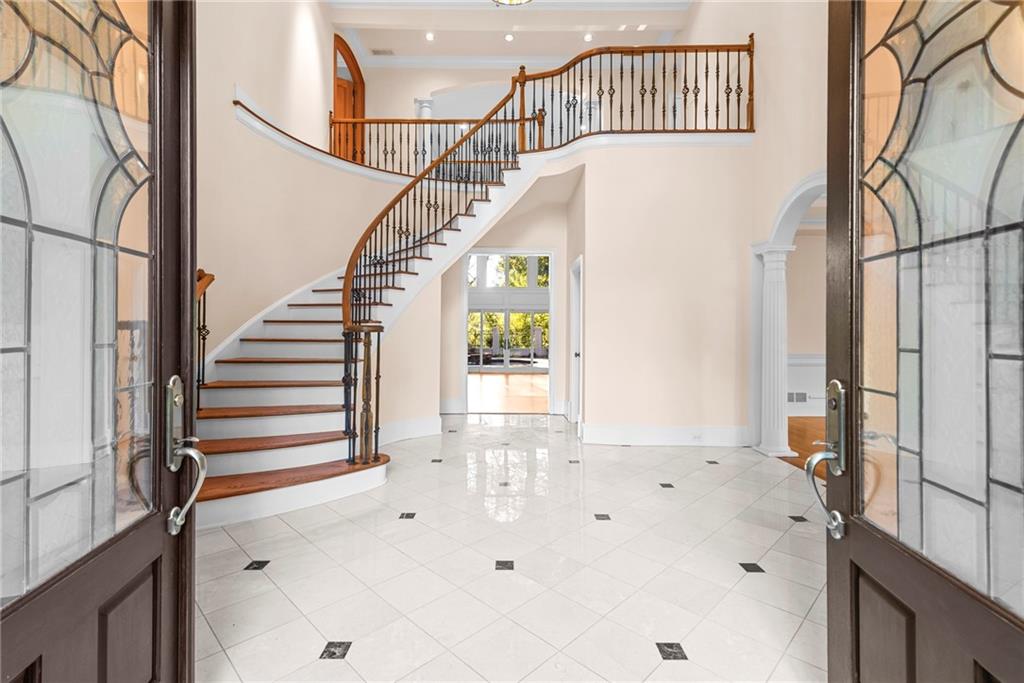 520 Chestnut Rose Lane Sandy Springs, GA 30327 - Photo 5 of 94 a view of entryway