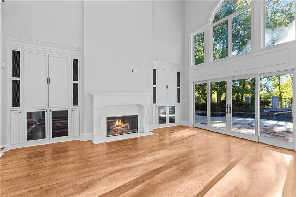 520 Chestnut Rose Lane Sandy Springs, GA 30327 - Photo 8 of 94