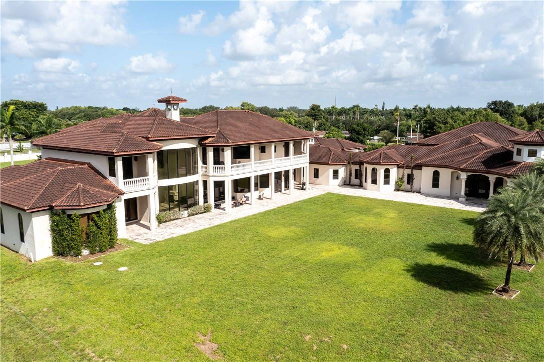 5600 Southwest 136th Avenue Southwest Ranches, FL 33330 - Photo 6 of 32 a view of a yard in front of house
