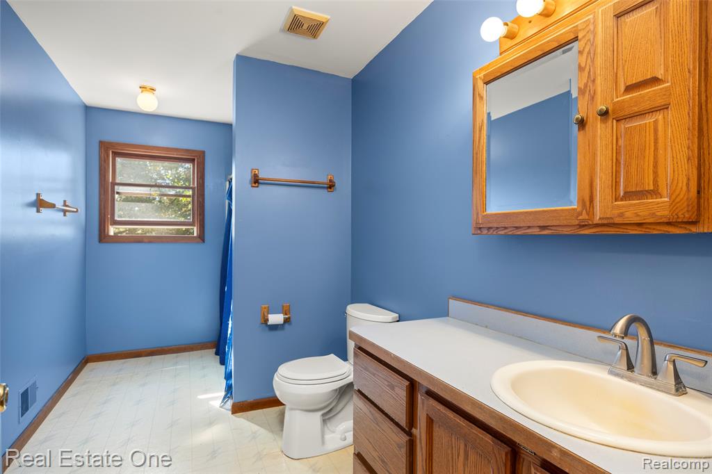 2533 Armond Road Howell, MI 48855 - Photo 8 of 37