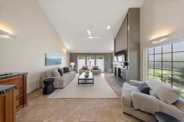 $499,999 | 2860 Sherwood Avenue, Unit B, Modesto, CA 95350