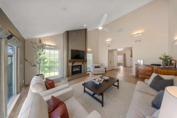 $499,999 | 2860 Sherwood Avenue, Unit B, Modesto, CA 95350