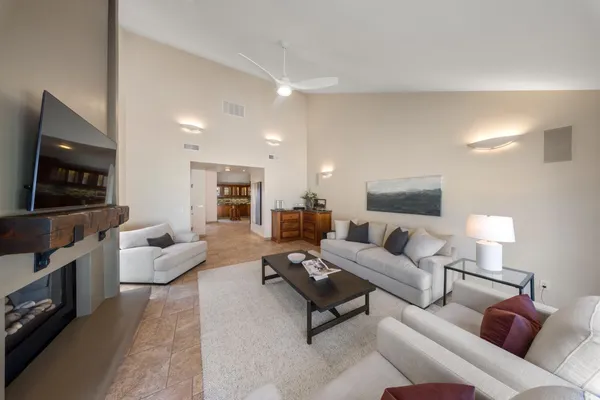 $499,999 | 2860 Sherwood Avenue, Unit B, Modesto, CA 95350