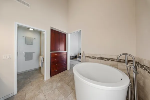 $499,999 | 2860 Sherwood Avenue, Unit B, Modesto, CA 95350