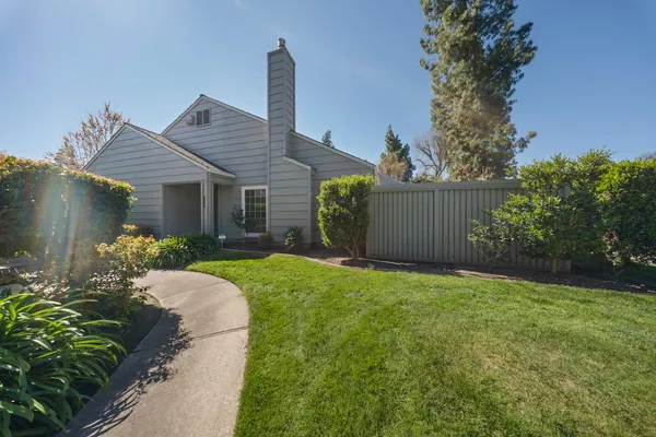 $499,999 | 2860 Sherwood Avenue, Unit B, Modesto, CA 95350