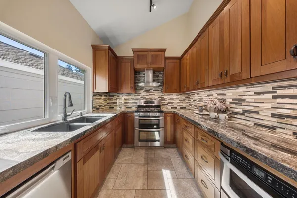 $499,999 | 2860 Sherwood Avenue, Unit B, Modesto, CA 95350