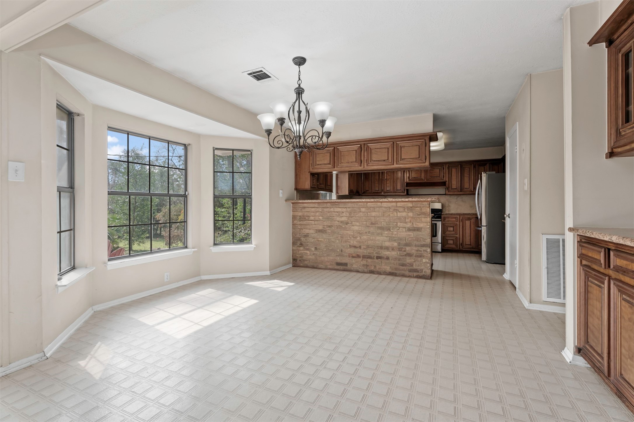 2322 Shadow Glen Lane Spring, TX 77386 - Photo 13 of 48 Casual breakfast area connected to the kitchen.