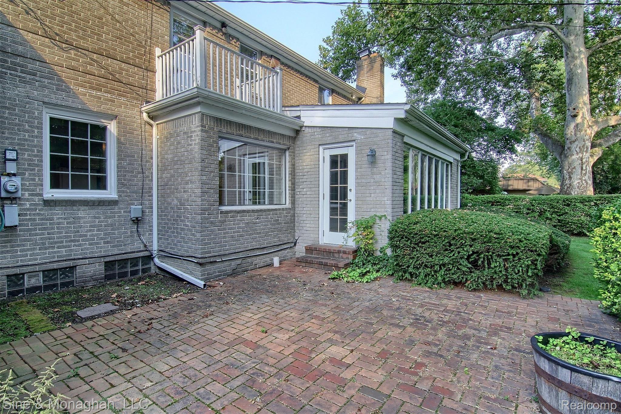 1020 Devonshire Road Grosse Pointe, MI 48230 - Photo 35 of 41 38-Patio.jpg