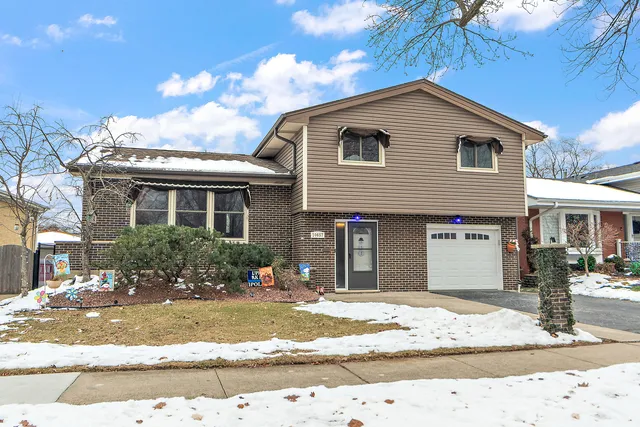 $353,900 | 10657 Laramie Avenue, Oak Lawn, IL 60453
