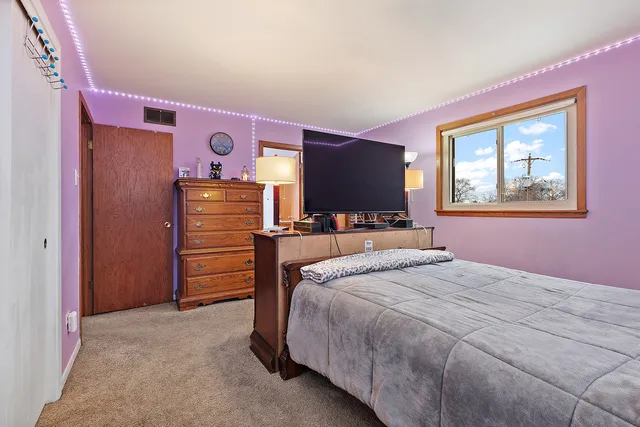 $353,900 | 10657 Laramie Avenue, Oak Lawn, IL 60453