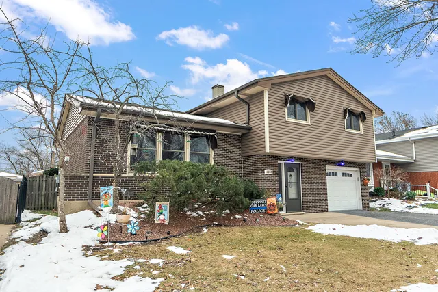 $353,900 | 10657 Laramie Avenue, Oak Lawn, IL 60453