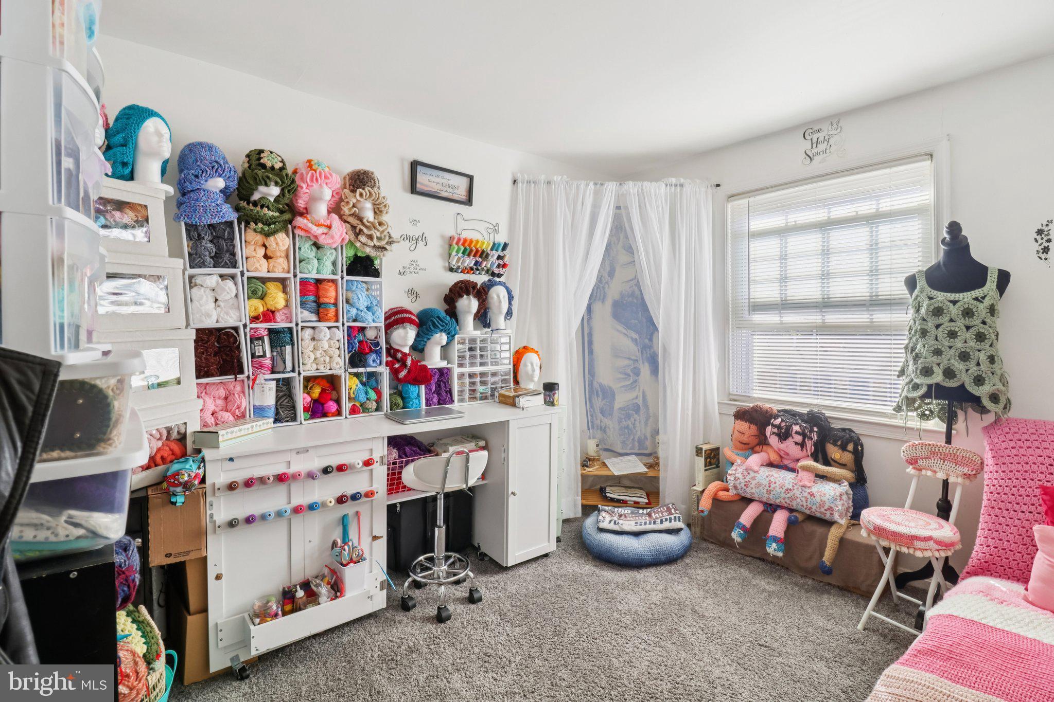 1456 Potomac Heights Drive, Unit 145 Fort Washington, MD 20744 - Photo 31 of 50 a children room with toys and a small couch