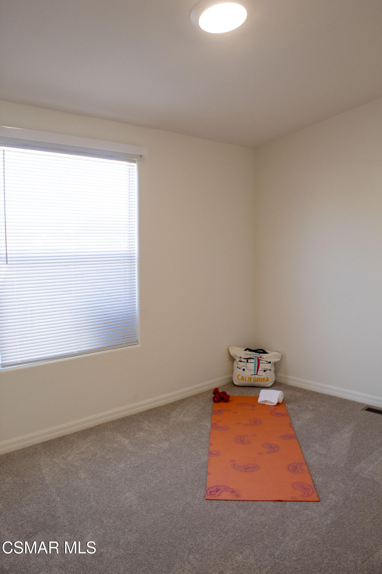 59 Farland Drive Thousand Oaks, CA 91320 - Photo 16 of 24 a room with a window