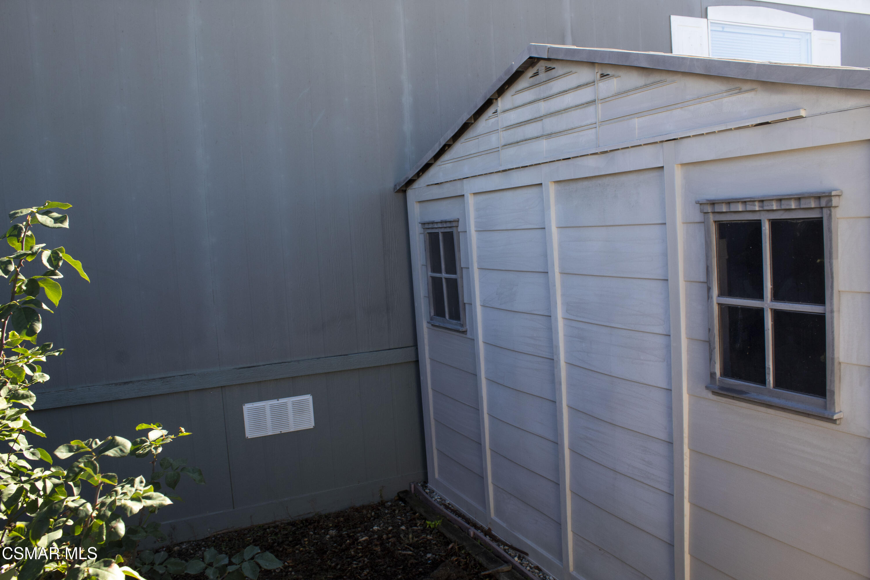 59 Farland Drive Thousand Oaks, CA 91320 - Photo 22 of 24 a view of a door