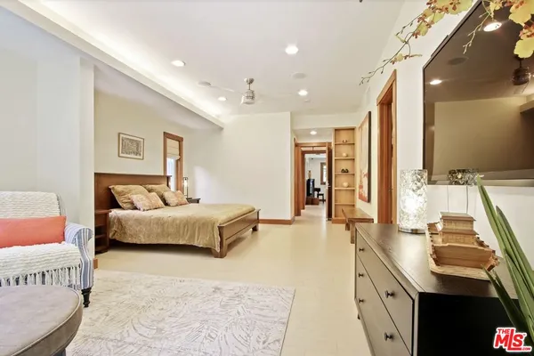 $10,500 | 130 South Arroyo Boulevard, Pasadena, CA 91105
