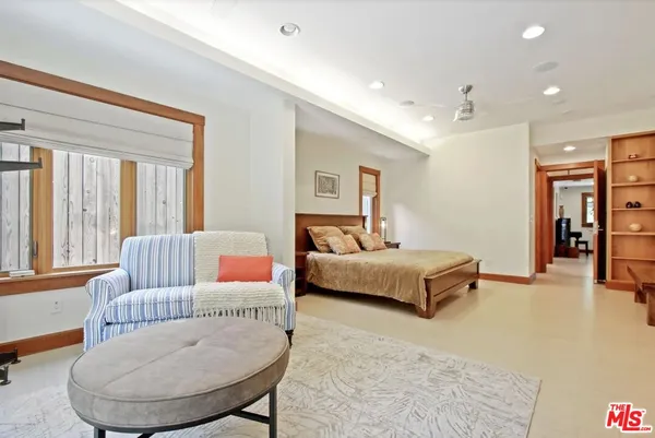 $10,500 | 130 South Arroyo Boulevard, Pasadena, CA 91105