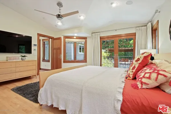 $10,500 | 130 South Arroyo Boulevard, Pasadena, CA 91105