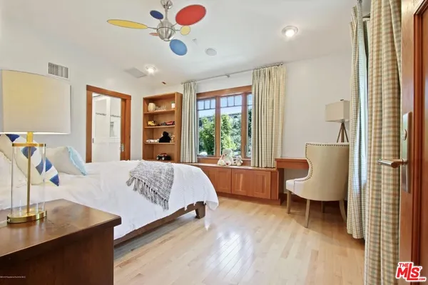 $10,500 | 130 South Arroyo Boulevard, Pasadena, CA 91105