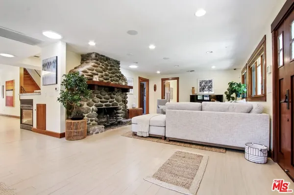 $10,500 | 130 South Arroyo Boulevard, Pasadena, CA 91105