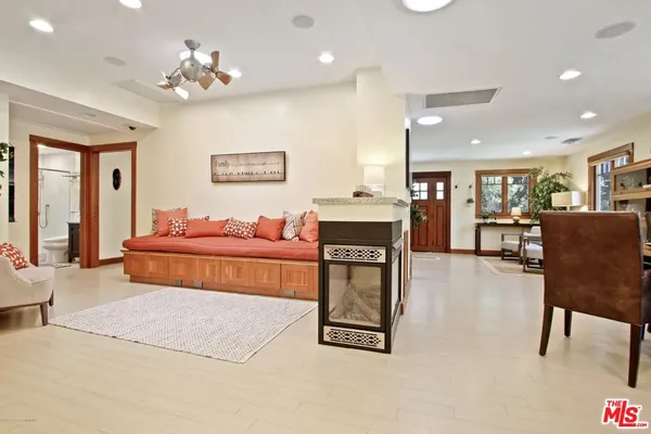 $10,500 | 130 South Arroyo Boulevard, Pasadena, CA 91105