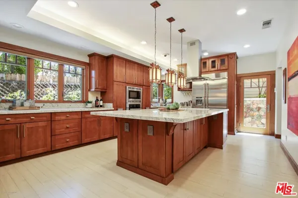 $10,500 | 130 South Arroyo Boulevard, Pasadena, CA 91105